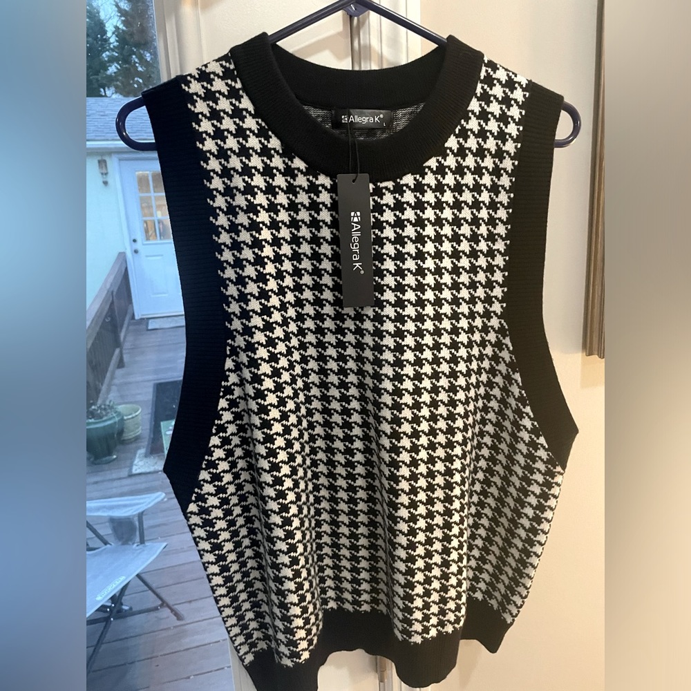 Allegra K Vest size large.